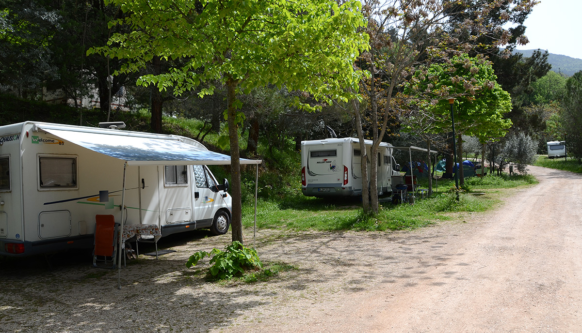 Camping Fontemaggio, natuurlijke plaatsen in de schaduw